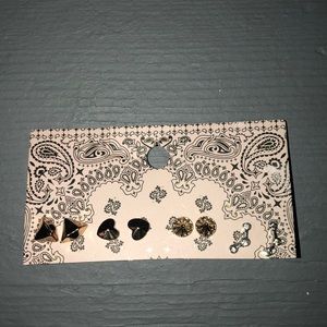 four pairs of stud earrings!!!